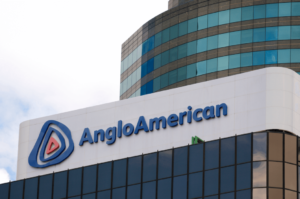 Anglo American recorta pagos a accionistas
