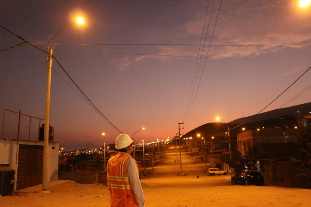 Pluz Energía refuerza su liderazgo eléctrico con exitosa colocación de bonos y sólidos resultados financieros
