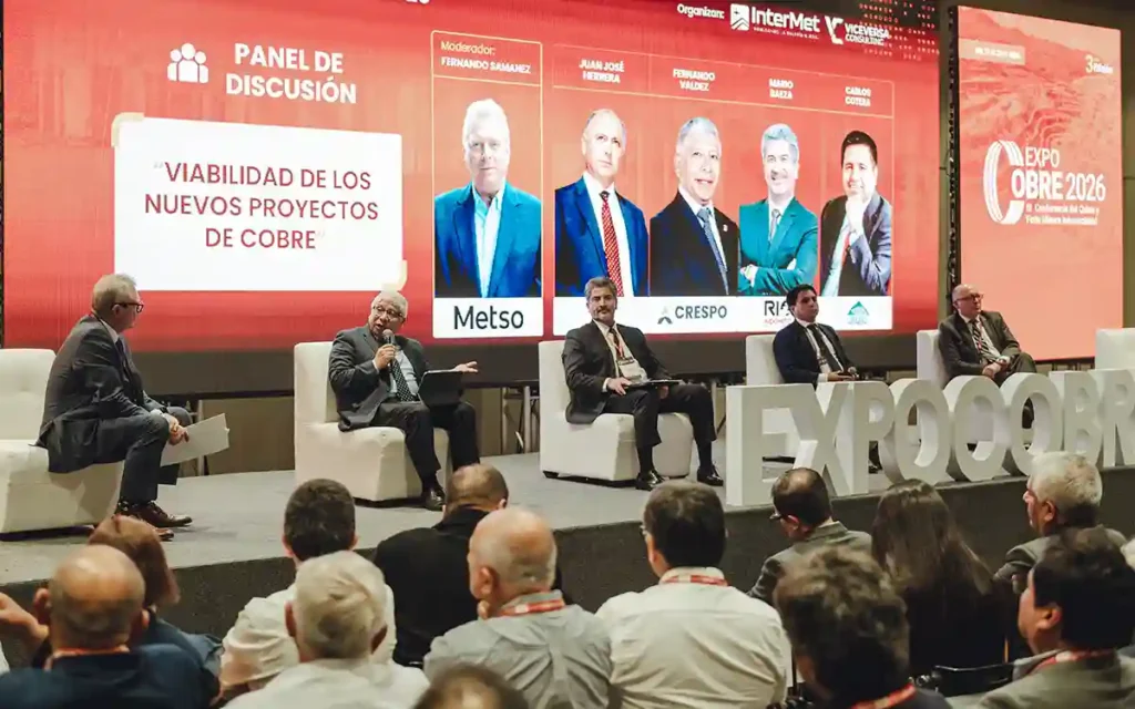Expertos advierten que futuro de proyectos de cobre en Perú depende de estabilidad social y política